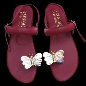 stylish women's fancy kolhapuri chappal 1 pcs in maroon fabric